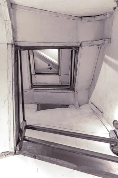 Régi fából készült lépcsőház — Stock Fotó