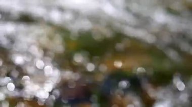 Akış açık dağ nehir