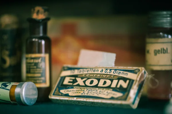 Vintage medications — Stock Photo, Image