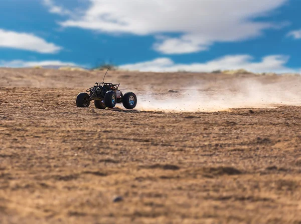 RC buggy no deserto — Fotografia de Stock