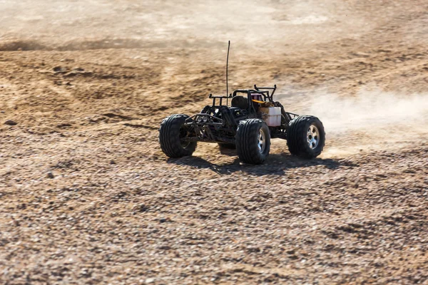RC buggy a sivatagban — Stock Fotó