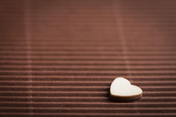 El pequeño corazón de madera —  Fotos de Stock