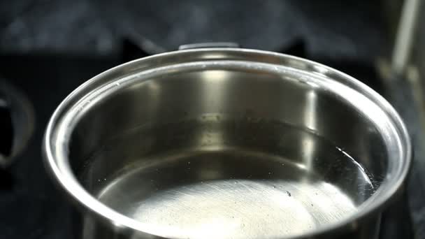 Чистий киплячої води — стокове відео