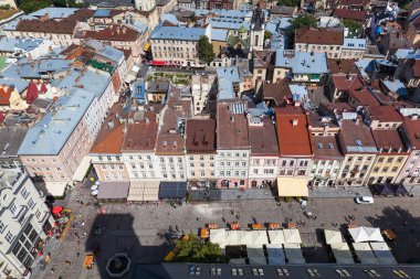 Yaz aylarında kentsel peyzaj