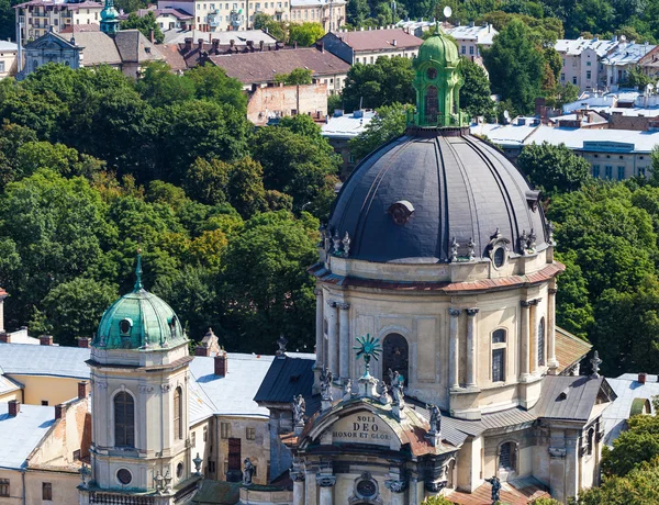 Stadtlandschaft im Sommer — Stockfoto