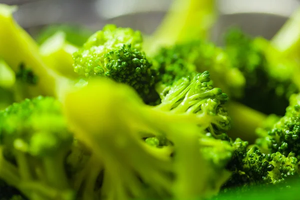 Brócoli hervido en caliente de cerca — Foto de Stock