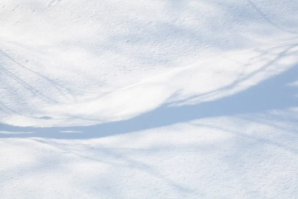 Pokryte śniegiem gruntu zbliżenie zima dnia — Zdjęcie stockowe