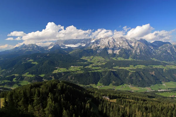 View Krummholz Mountain House Tauern Mountain Austria Imagen de stock
