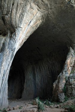 Bulgaristan 'ın Karlukovo köyü yakınlarındaki Iskar Vadisi' nde Prohodna Mağarası