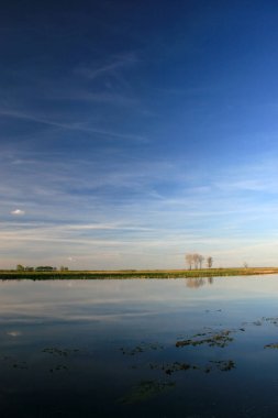 Biebrza Ulusal Parkı 'ndaki Peyzaj od Biebrza Nehri, Polonya