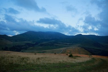 Romanya 'nın Rodna Dağları' nda gün batımında