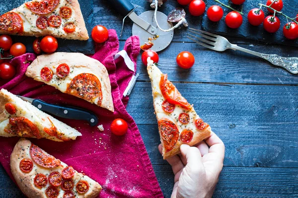 ピザ パンとトマト — ストック写真