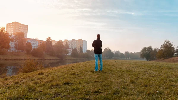 Rear View Man Standing River — Stock Photo, Image