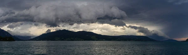Vista Panorâmica Para Lago Attersee Céu Nublado Tempestade Com Alpes — Fotografia de Stock