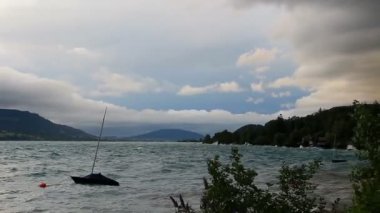 Avusturya 'daki Attersee Gölü' nde fırtınalı hava