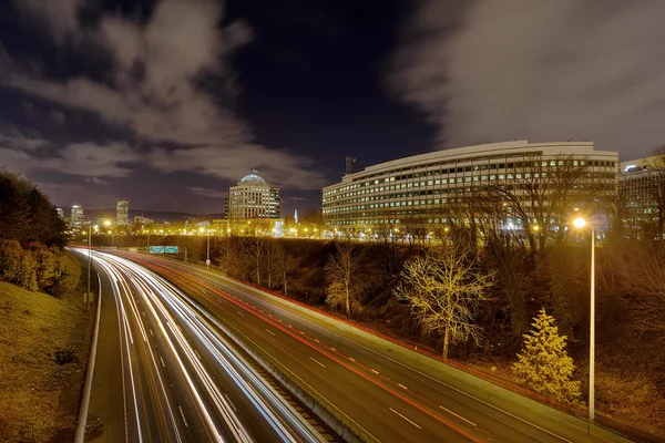 Portland Stadtbild durch i-84 Autobahn — Stockfoto