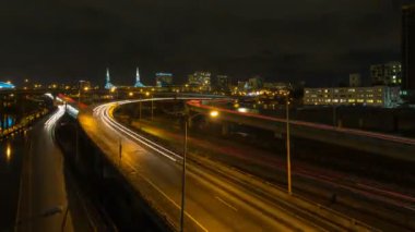 Uzun pozlama şehir Portland Oregon otoyol trafik lambası yollar gece 4 k uhd kalabalık saatte sırasında hızlı hareket Timelapse
