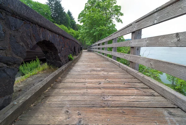 Strandpromenaden längs Willamette River — Stockfoto