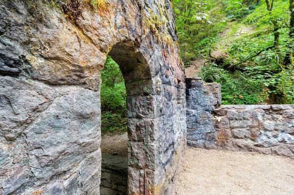 Abandonado Stone House Archway Closeup — Fotografia de Stock