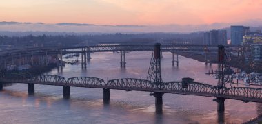 Sunrise bitti köprüler Portland Oregon