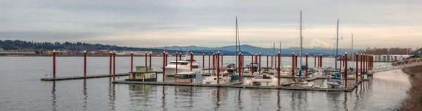 Marina no rio Columbia Panorama — Fotografia de Stock