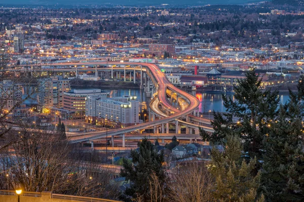 Portland stad Eastside bij avond Blue Hour — Stockfoto