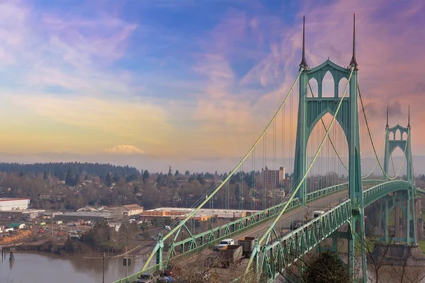 St Johns Bridge i Mt St Helens — Zdjęcie stockowe