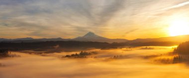 Sunrise Mt Hood Panorama üzerinden