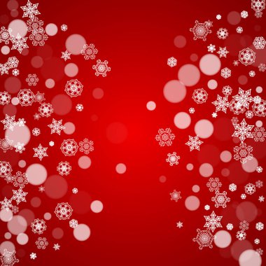 Kırmızı arka planda kar yağan bir Noel çerçevesi. Noel Baba renkleri. Afişler, hediye kartları, parti davetiyeleri ve özel iş teklifleri için beyaz buz gibi kar taneleriyle mutlu Noeller..