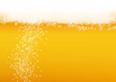 El yapımı bira arka planı. Bira sıçraması. Oktoberfest köpüğü. Bar menüsü konsepti. Gerçekçi beyaz baloncuklu köpüklü bira. Altın bardak için soğuk sıvı içecek. Bira arka planda..