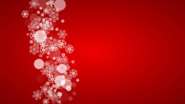 Kırmızı arka planda beyaz kar taneleri olan bir Noel sınırı. Noel Baba renkleri. Sezon satışları, afişler, davetiyeler, perakende satışlar için yatay Mutlu Noeller sınırı. Kar yağıyor. Soğuk kış geri geldi..