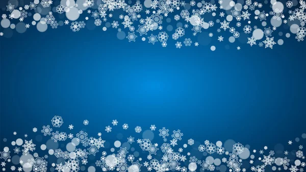 青い背景に新年の雪 冬のテーマ 水平クリスマスと新年の雪が背景に落ちています シーズン販売のために 特別オファー バナー カード パーティー招待状 チラシ 青い雪の結晶 — ストックベクタ