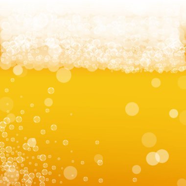 Gerçekçi baloncuklu bira arka planı. Bar ve bar tasarımı için serin sıvı içecek, afişler ve afişler. Beyaz köpüklü sarı kare bira arka planı. Bira fabrikası tasarımı için bir bardak taze bira..