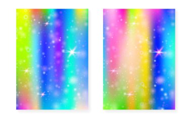 Kawaii Prenses Gradient ile gökkuşağı arka planı. Sihirli tek boynuzlu at hologramı. Holografik peri seti. Fantezi kapağı. Parıltılı gökkuşağı arkaplanı ve güzel kız partisi daveti için yıldızlar.