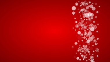 Kırmızı arka planda beyaz kar taneleri olan bir Noel arkaplanı. Noel Baba renkleri. Parti davetiyesi, afiş, hediye kartı, perakende satış teklifi için yeni yıl ve Noel arkaplanı. Yatay kış arkaplanı
