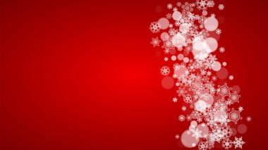 Kırmızı arka planda beyaz kar taneleri olan bir Noel arkaplanı. Noel Baba renkleri. Parti davetiyesi, afiş, hediye kartı, perakende satış teklifi için yeni yıl ve Noel arkaplanı. Yatay kış arkaplanı