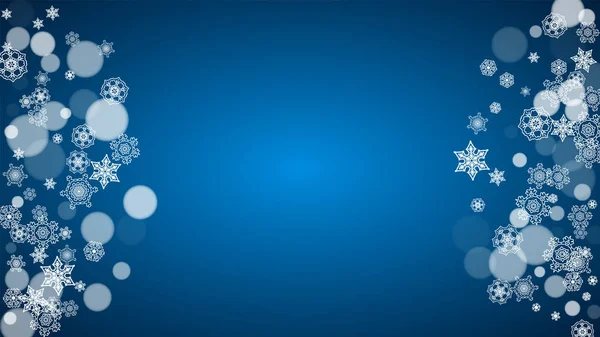 青い背景に新年の雪 冬のテーマ 水平クリスマスと新年の雪が背景に落ちています シーズン販売のために 特別オファー バナー カード パーティー招待状 チラシ 青い雪の結晶 — ストックベクタ