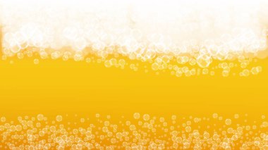 Bira sıçrat. El yapımı bira için arka plan. Oktoberfest köpüğü. Gerçekçi beyaz baloncuklu taze bira. Pankart şablonu için soğuk sıvı içecek. Biralı sarı sürahi..