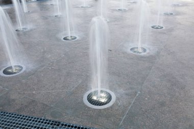 Sahilde dalgalar, nehir manzarası