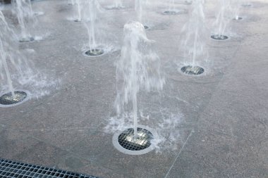 Sahilde dalgalar, nehir manzarası