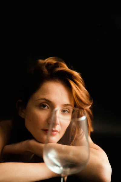 Ritratto Colori Ragazza Con Bicchiere Acqua — Foto Stock