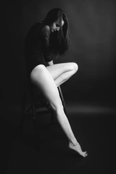 Стильний Модний Фотографічний Чорно Білий Художній Портрет Дівчини Боді Костюмі — стокове фото