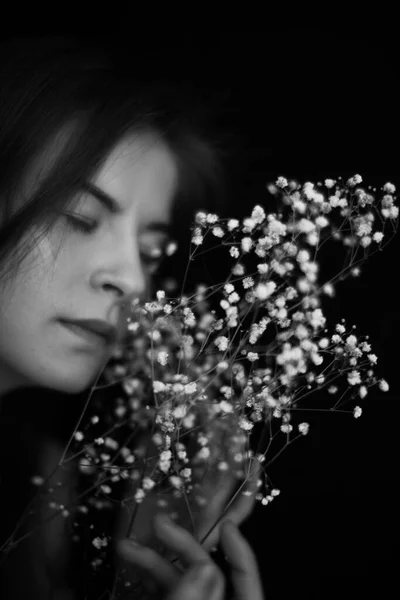 People Dry Plants Minimalistic Black White Portrait Girl Herbarium Space — Stock Photo, Image