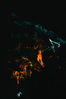 Turuncu ve kırmızı duman desenleri, güzel soyut renk arkaplanı