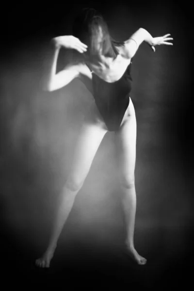 Fotografia Arte Ballerina Esprime Emozioni Attraverso Movimento Astrazione Del Corpo — Foto Stock