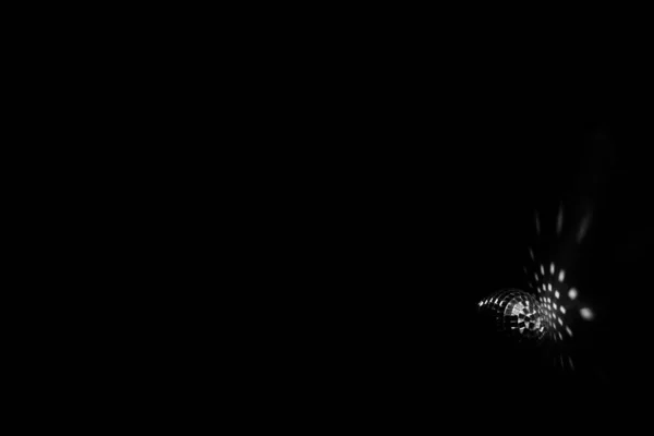 夜のディスコボール 壁のグレアと反射 — ストック写真