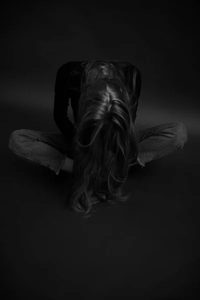 Мистецтво Мінімалістичні Портретні Знімки Частин Тіла Красивої Дівчини Чорному Тлі — стокове фото