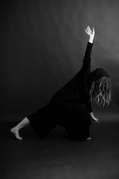 Girl Dancing Black Robe Hood Art Mystical Photo — Stock Photo, Image