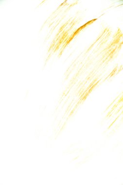 Altın akrilik fırça darbesi beyaz arka planda izole edilmiş.