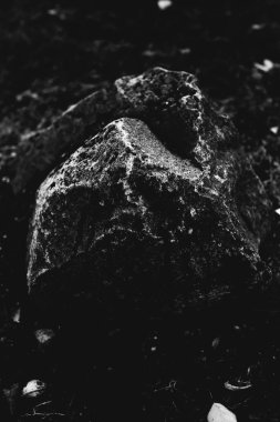 soyut kaya arkaplanı, dağlar ve doku elementleri taşların yakın çekim, siyah ve beyaz dokusu